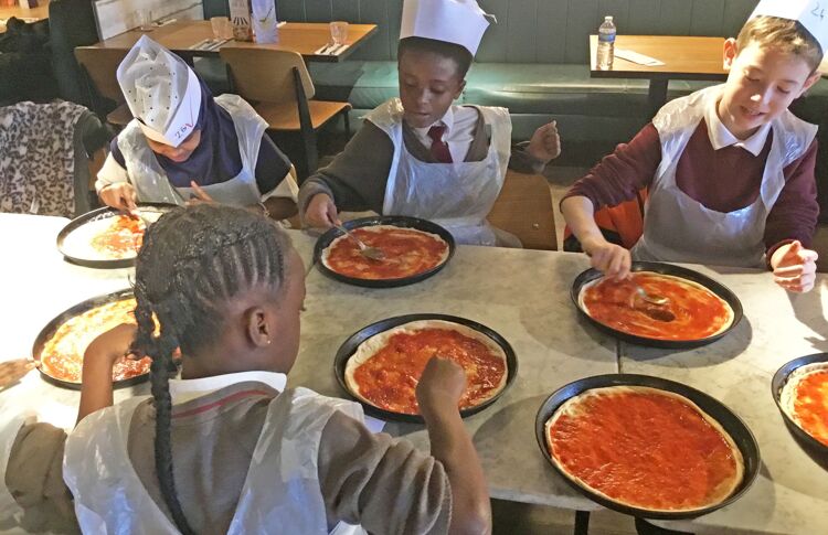 Chestnut Park students mix business and basil during Pizza E...